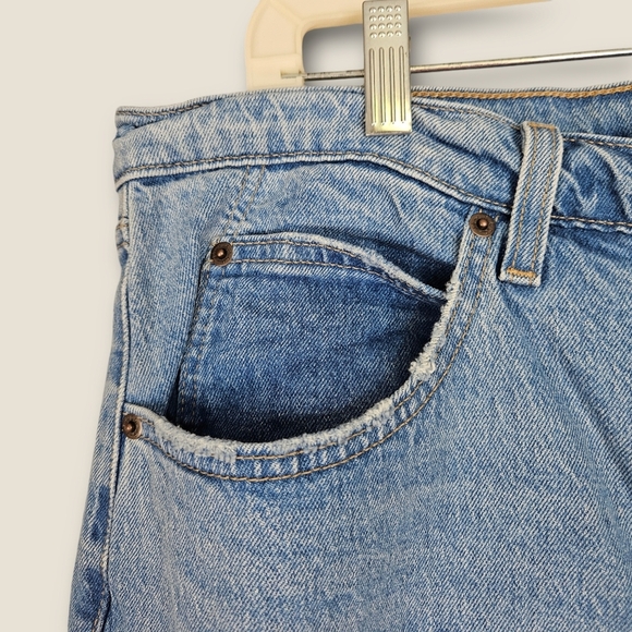 Levi's 70's High Rise Slim Straight Jean Women's Size 18W Premium Denim 30" L - Picture 6 of 15